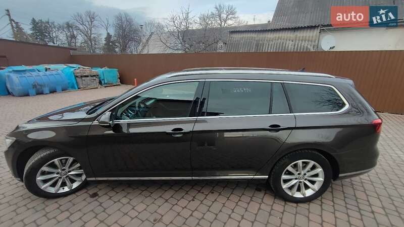 Универсал Volkswagen Passat 2018 в Киеве