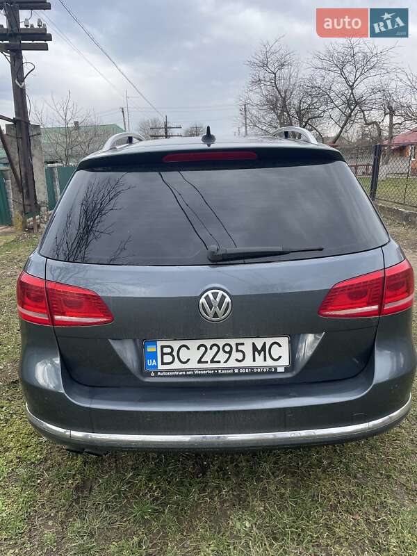 Універсал Volkswagen Passat 2012 в Самборі