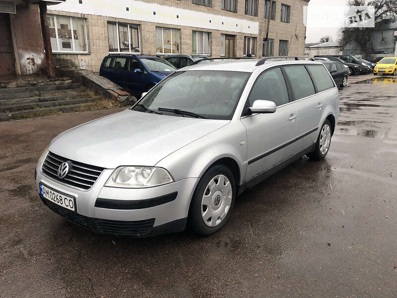 Універсал Volkswagen Passat 2001 в Житомирі