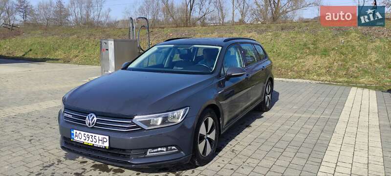 Універсал Volkswagen Passat 2015 в Тячеві