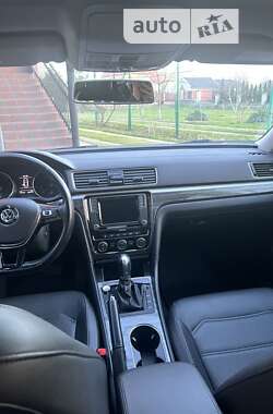 Седан Volkswagen Passat 2017 в Стрые