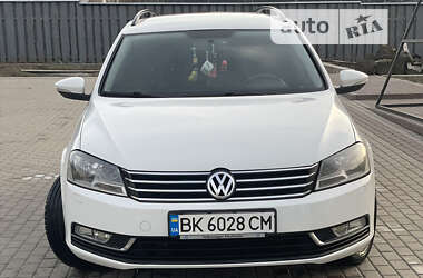 Универсал Volkswagen Passat 2012 в Ровно