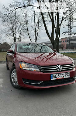 Седан Volkswagen Passat 2014 в Дніпрі