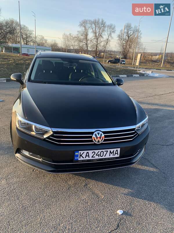 Универсал Volkswagen Passat 2017 в Киеве