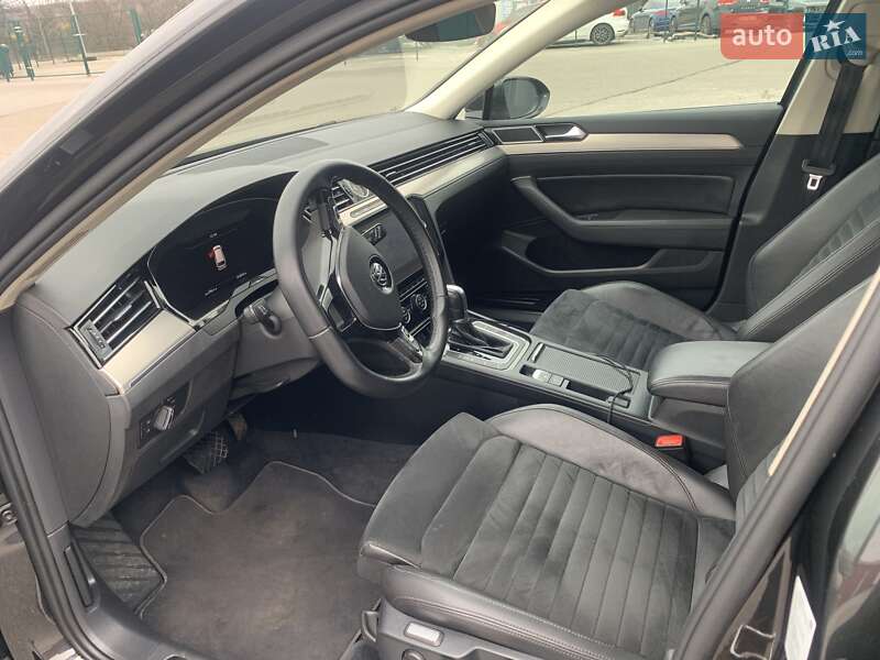 Универсал Volkswagen Passat 2017 в Киеве
