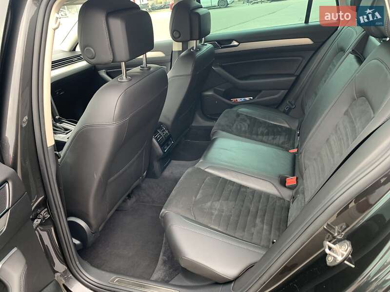 Универсал Volkswagen Passat 2017 в Киеве