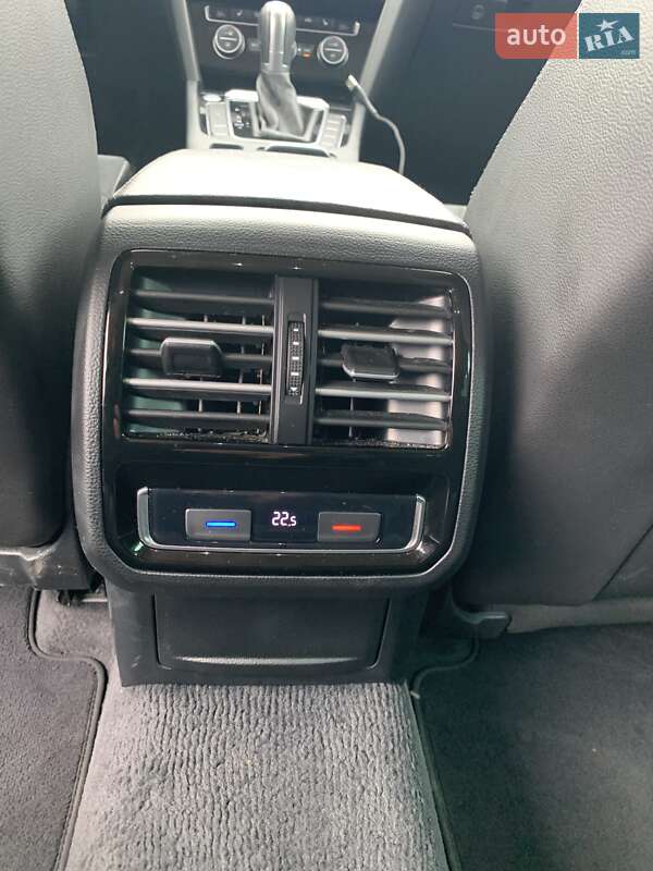 Универсал Volkswagen Passat 2017 в Киеве