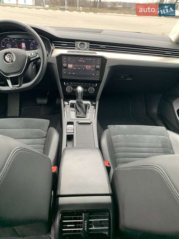 Универсал Volkswagen Passat 2017 в Киеве