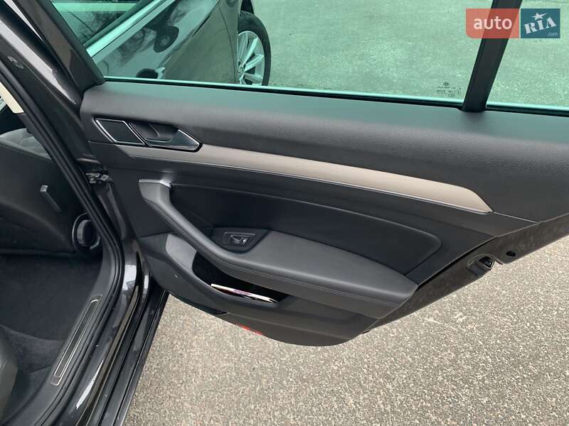 Универсал Volkswagen Passat 2017 в Киеве