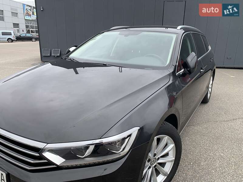 Универсал Volkswagen Passat 2017 в Киеве