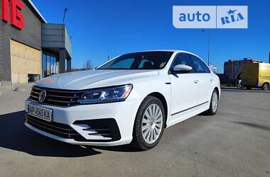 Седан Volkswagen Passat 2016 в Запорожье