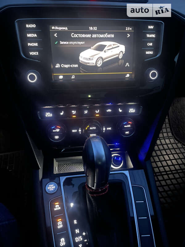 Седан Volkswagen Passat 2015 в Виноградові