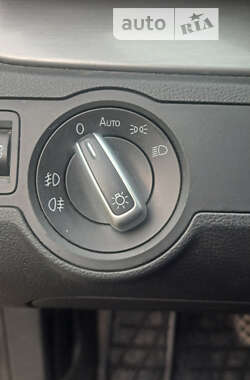 Седан Volkswagen Passat 2011 в 