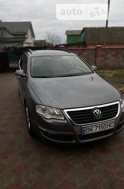 Универсал Volkswagen Passat 2005 в Дубровице