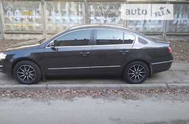 Седан Volkswagen Passat 2007 в Киеве