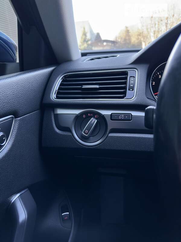 Седан Volkswagen Passat 2016 в Львове фото 25 Седан Volkswagen Passat 2016 в Львове