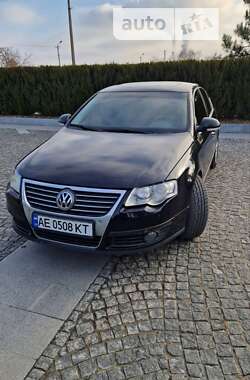 Седан Volkswagen Passat 2007 в Днепре