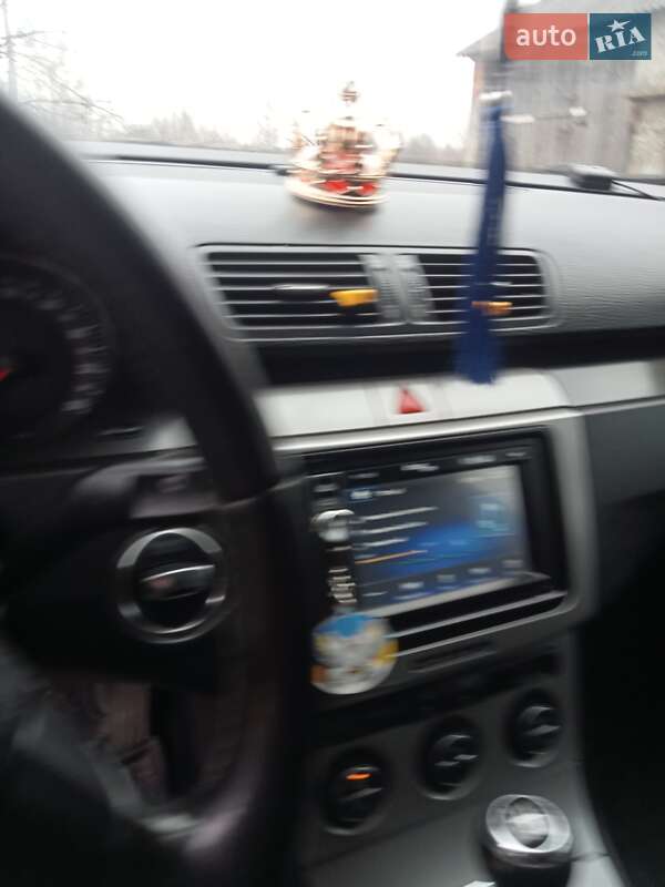 Универсал Volkswagen Passat 2005 в Львове