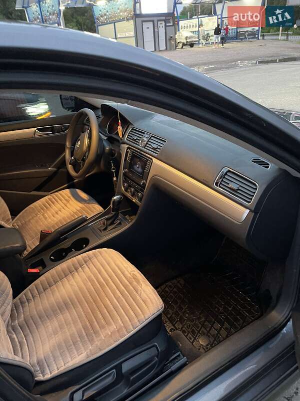 Седан Volkswagen Passat 2016 в Харькове