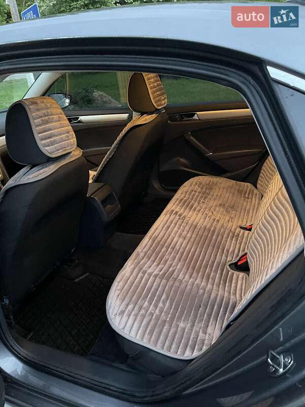 Седан Volkswagen Passat 2016 в Харькове