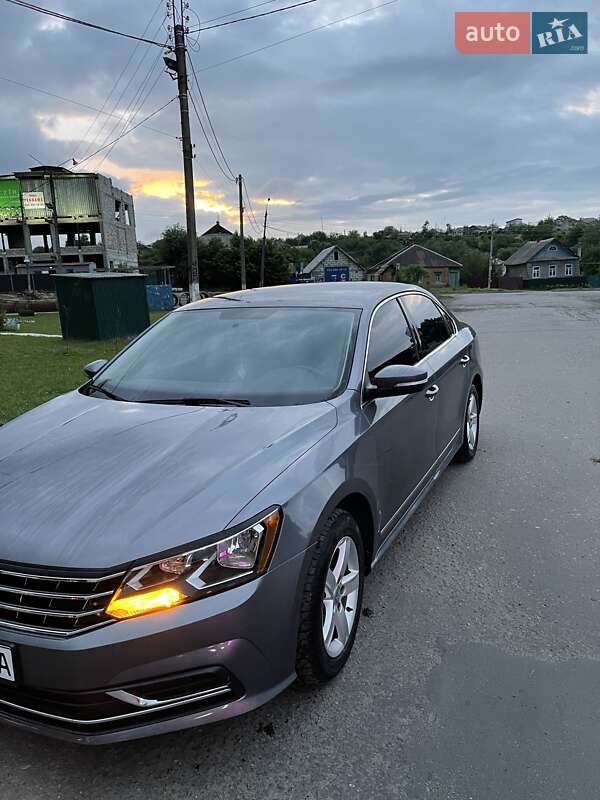 Седан Volkswagen Passat 2016 в Харькове