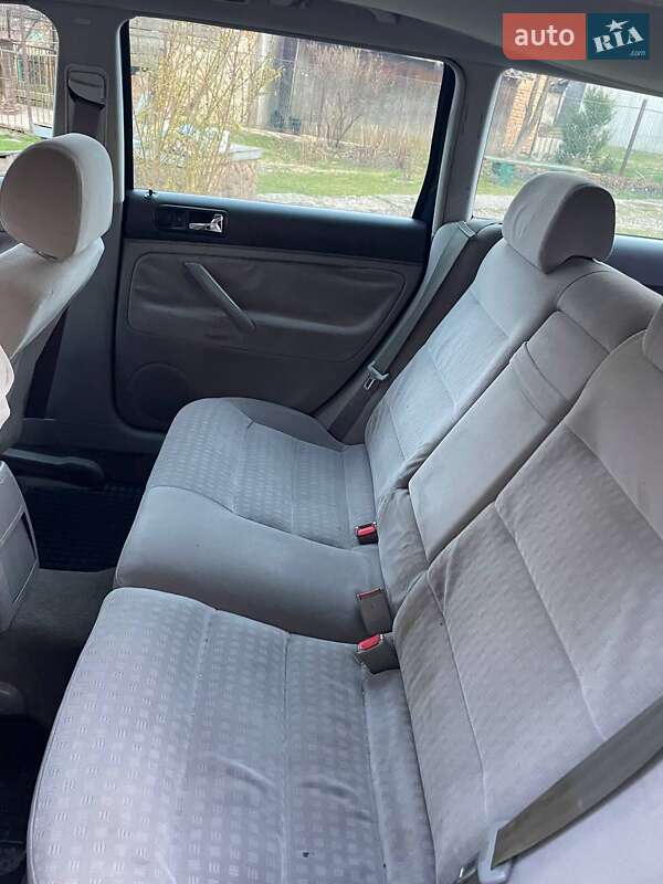 Универсал Volkswagen Passat 2001 в Болехове