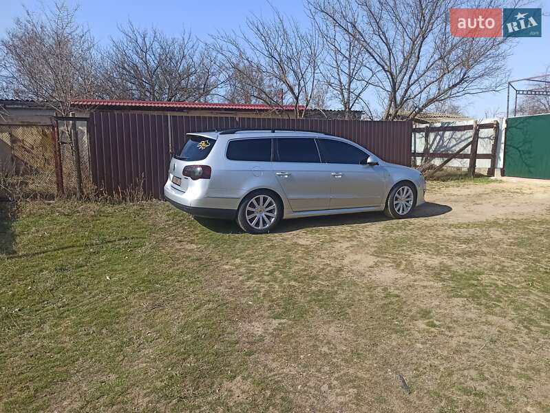 Універсал Volkswagen Passat 2010 в Сараті