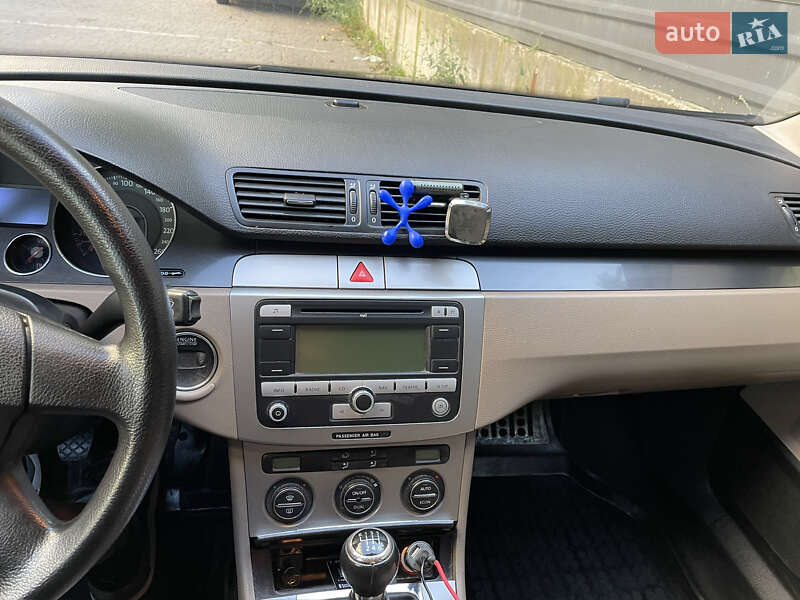 Універсал Volkswagen Passat 2006 в Рівному