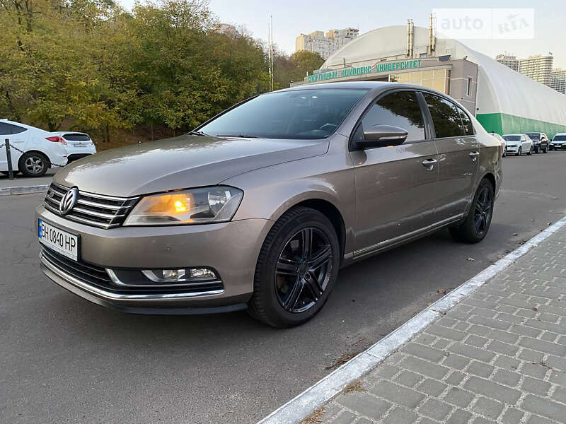 Volkswagen Passat 2011