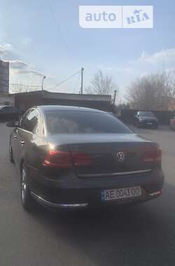 Седан Volkswagen Passat 2012 в Днепре