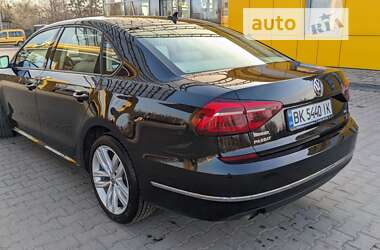 Седан Volkswagen Passat 2018 в Дубно