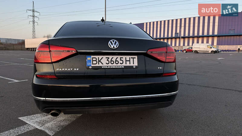 Седан Volkswagen Passat 2015 в Рівному