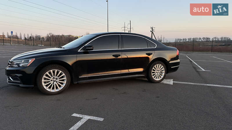 Седан Volkswagen Passat 2015 в Рівному