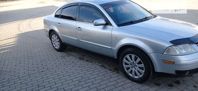 Седан Volkswagen Passat 2001 в Городенке