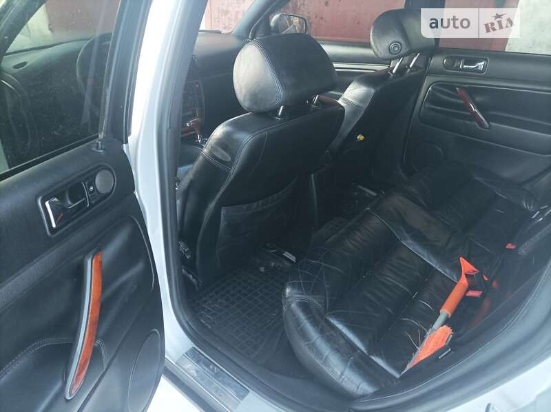 Седан Volkswagen Passat 2001 в Городенке