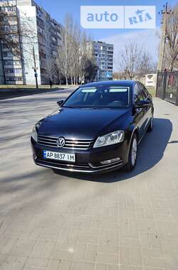 Седан Volkswagen Passat 2011 в Ужгороді