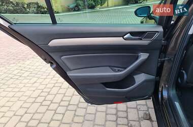 Седан Volkswagen Passat 2015 в 