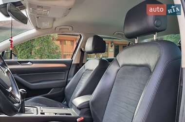 Седан Volkswagen Passat 2015 в 