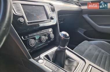 Седан Volkswagen Passat 2015 в 