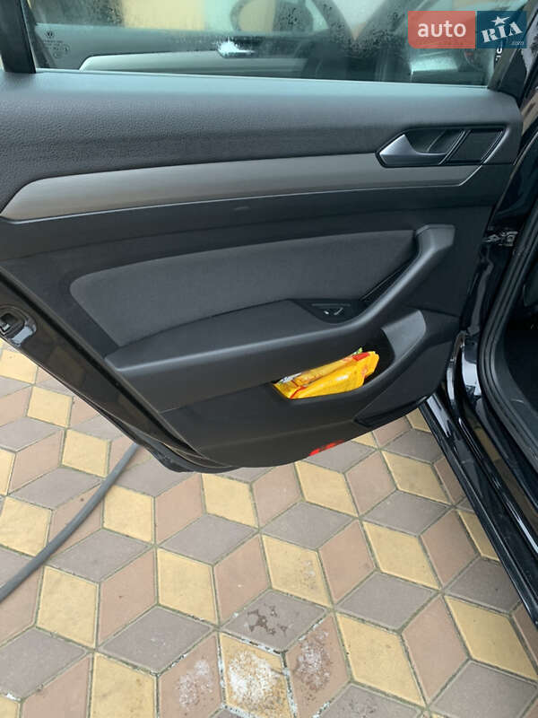 Універсал Volkswagen Passat 2016 в Корсунь-Шевченківському