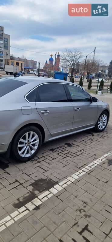 Седан Volkswagen Passat 2013 в Лозовой