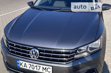 Седан Volkswagen Passat 2016 в Киеве