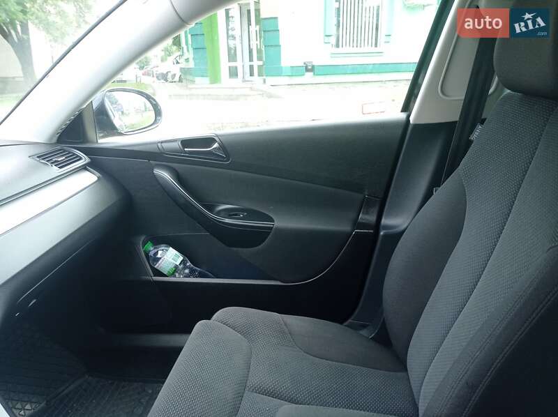 Универсал Volkswagen Passat 2010 в Хмельницком