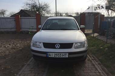 Седан Volkswagen Passat 1999 в Киеве