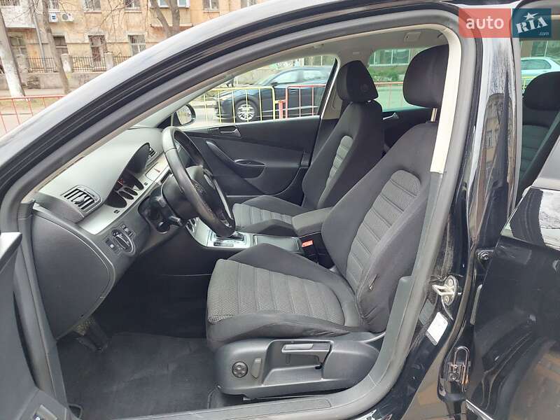 Универсал Volkswagen Passat 2009 в Одессе