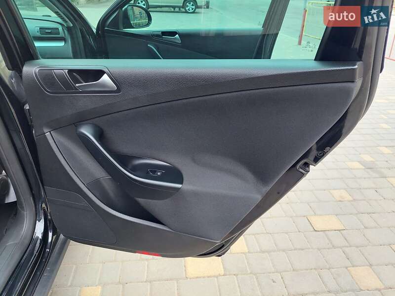 Универсал Volkswagen Passat 2009 в Одессе