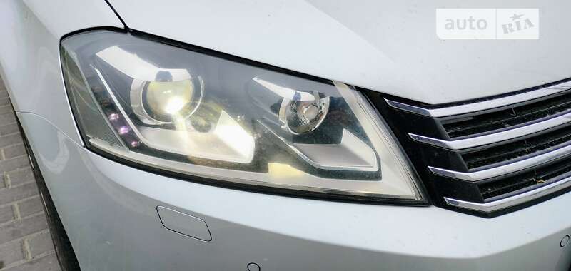 Седан Volkswagen Passat 2012 в Ужгороде