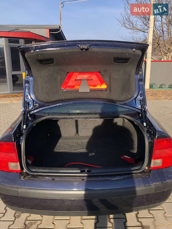 Седан Volkswagen Passat 1998 в Герце