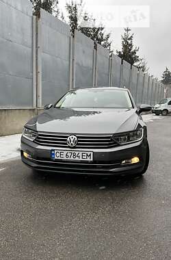 Універсал Volkswagen Passat 2015 в Чернівцях