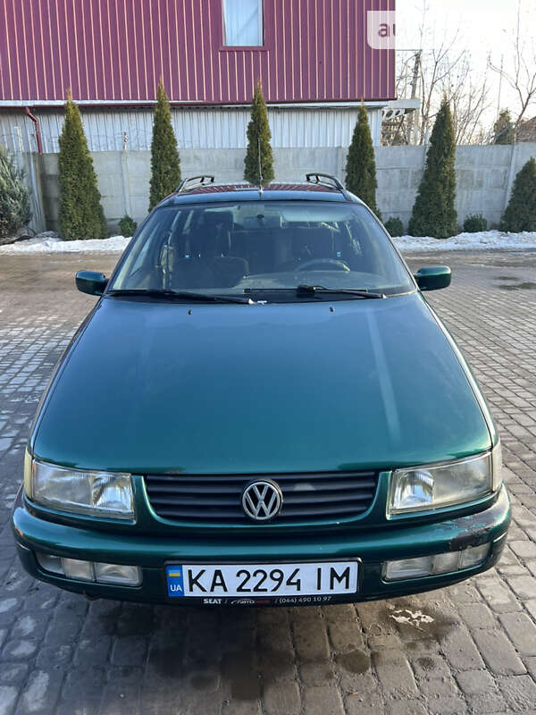 Універсал Volkswagen Passat 1995 в Харкові